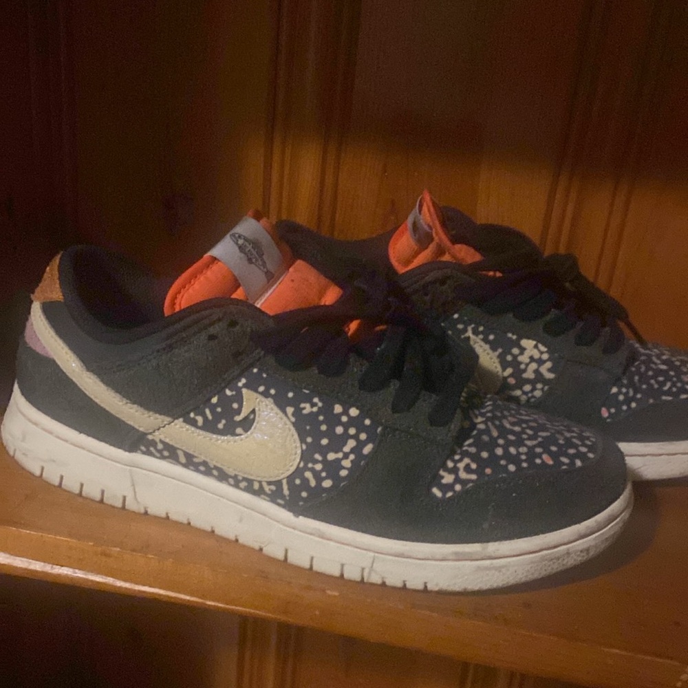 Nike Dunks - Picture 2 of 4